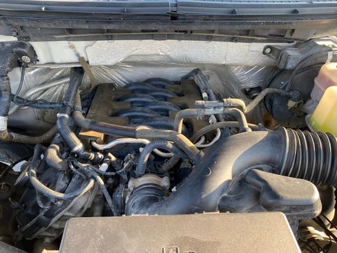 Used 2011 Ford F150 XLT w/ XLT Chrome Pkg image 28