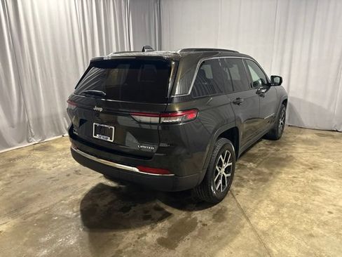 Used 2024 Jeep Grand Cherokee Limited AWD/4WD image 24