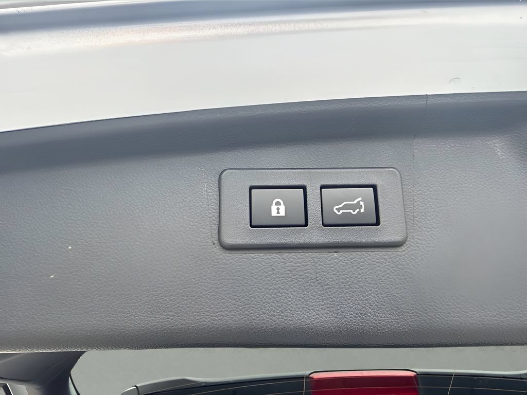 Used 2025 Subaru Outback Premium AWD/4WD image 18