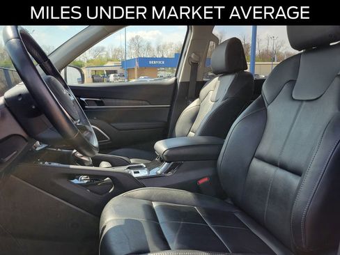 Used 2024 Kia Telluride EX w/ EX Captain's Chair Package AWD/4WD image 17