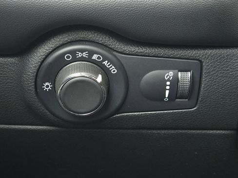 Used 2023 Dodge Durango GT image 25