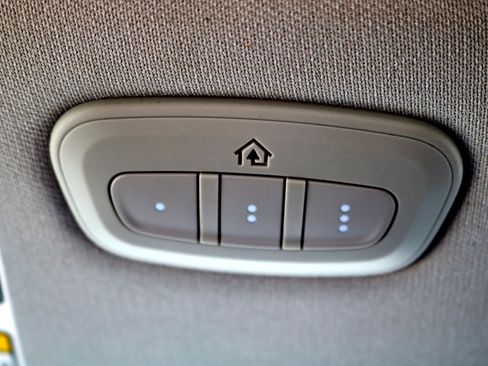 Used 2020 Jeep Cherokee Limited image 35