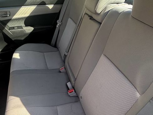 Used 2015 Toyota Corolla LE image 19