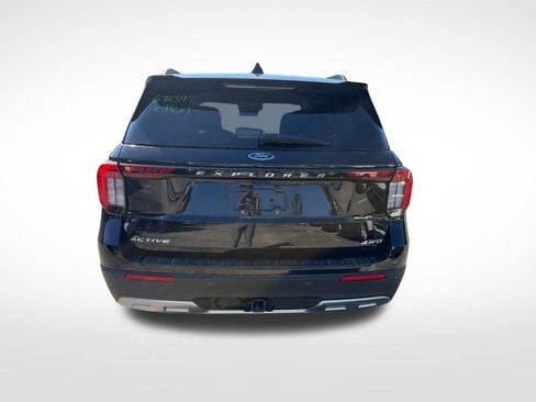 Used 2025 Ford Explorer Active w/ Active Comfort Package image 7