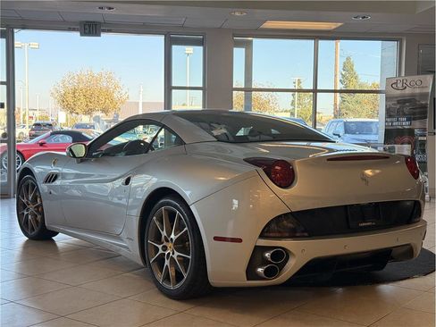 Used 2011 Ferrari California image 7
