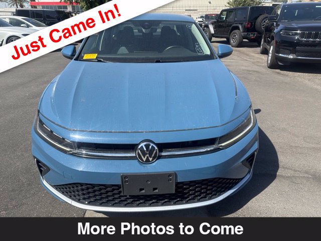 Used 2025 Volkswagen Jetta SE FWD image 9