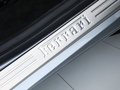 Used 2021 Ferrari F8 Tributo RWD image 23