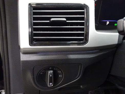 Used 2023 Volkswagen Atlas SEL image 19