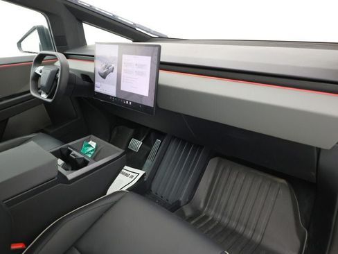 Used 2025 Tesla Cybertruck AWD Crew Cab image 26