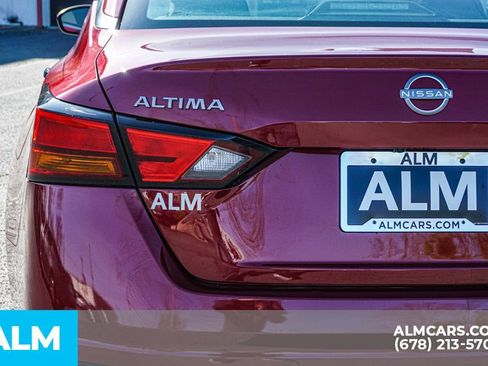 Used 2025 Nissan Altima 2.5 SV FWD image 13