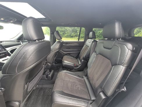 Used 2023 Jeep Grand Cherokee L Laredo AWD/4WD image 29