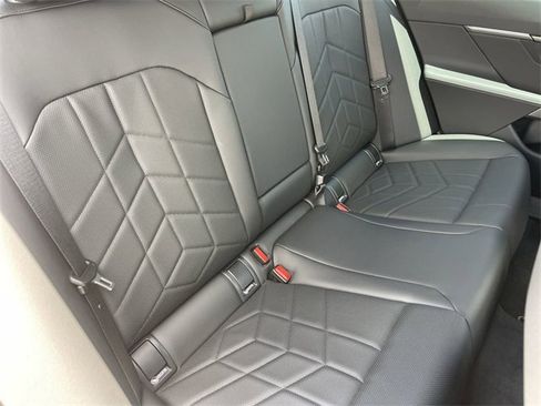 New 2026 BMW i5 eDrive40 w/ Premium Package image 13