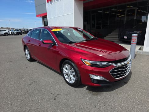 Used 2025 Chevrolet Malibu LT FWD image 1