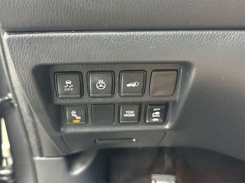 Used 2018 Nissan Pathfinder SL image 28