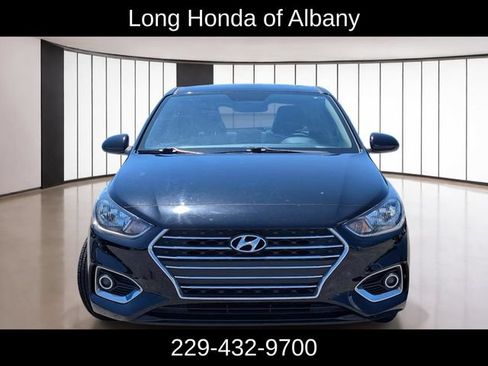Used 2022 Hyundai Accent SEL FWD image 2