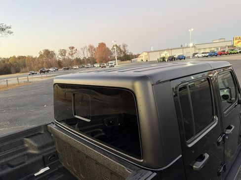New 2026 Jeep Gladiator Sport AWD/4WD image 7
