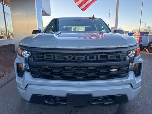 Used 2024 Chevrolet Silverado 1500 Custom image 3