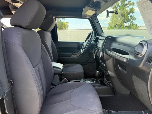 Used 2013 Jeep Wrangler Sport AWD/4WD image 18