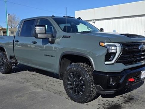 New 2026 Chevrolet Silverado 3500 LT image 1