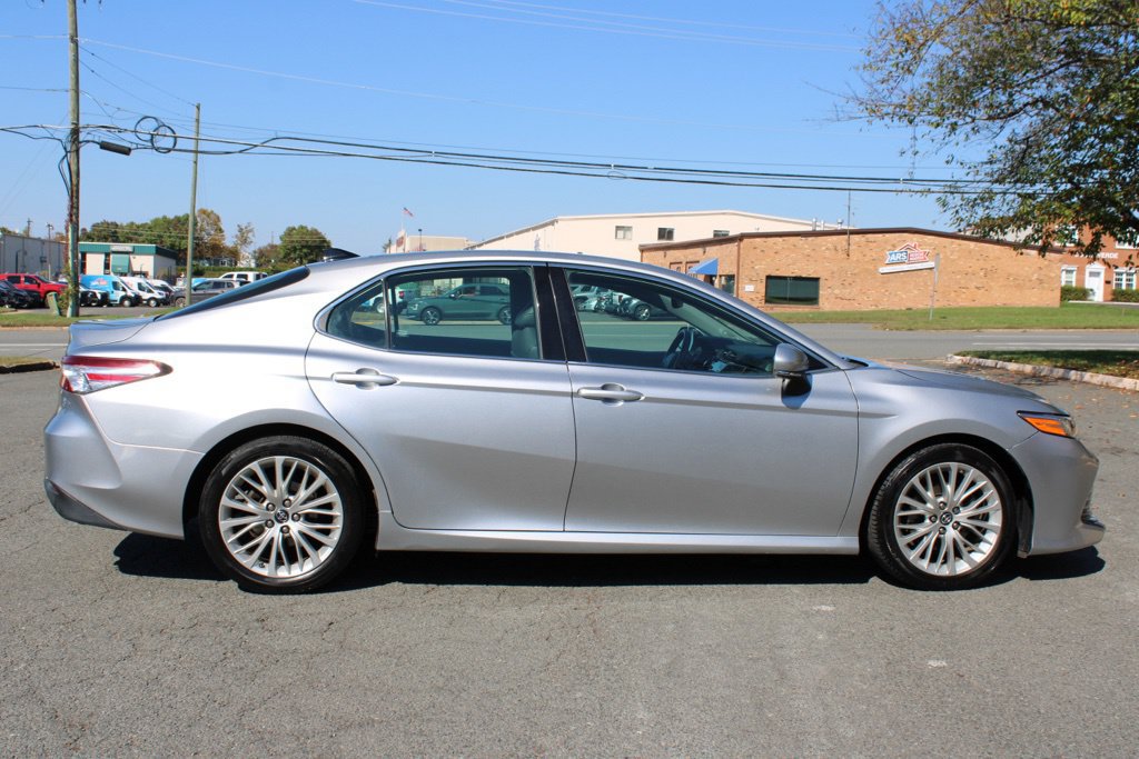 Used 2019 Toyota Camry XLE w/ Navigation Package FWD image 8