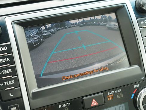 Used 2012 Toyota Camry XLE FWD image 19
