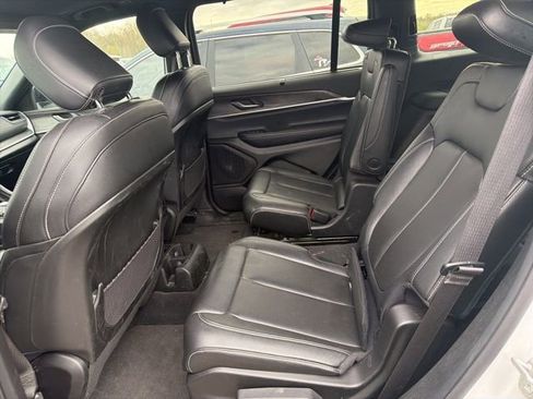 Used 2024 Jeep Grand Cherokee L Limited w/ Luxury Tech Group II AWD/4WD image 7