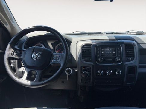 Used 2017 RAM 1500 Express image 10