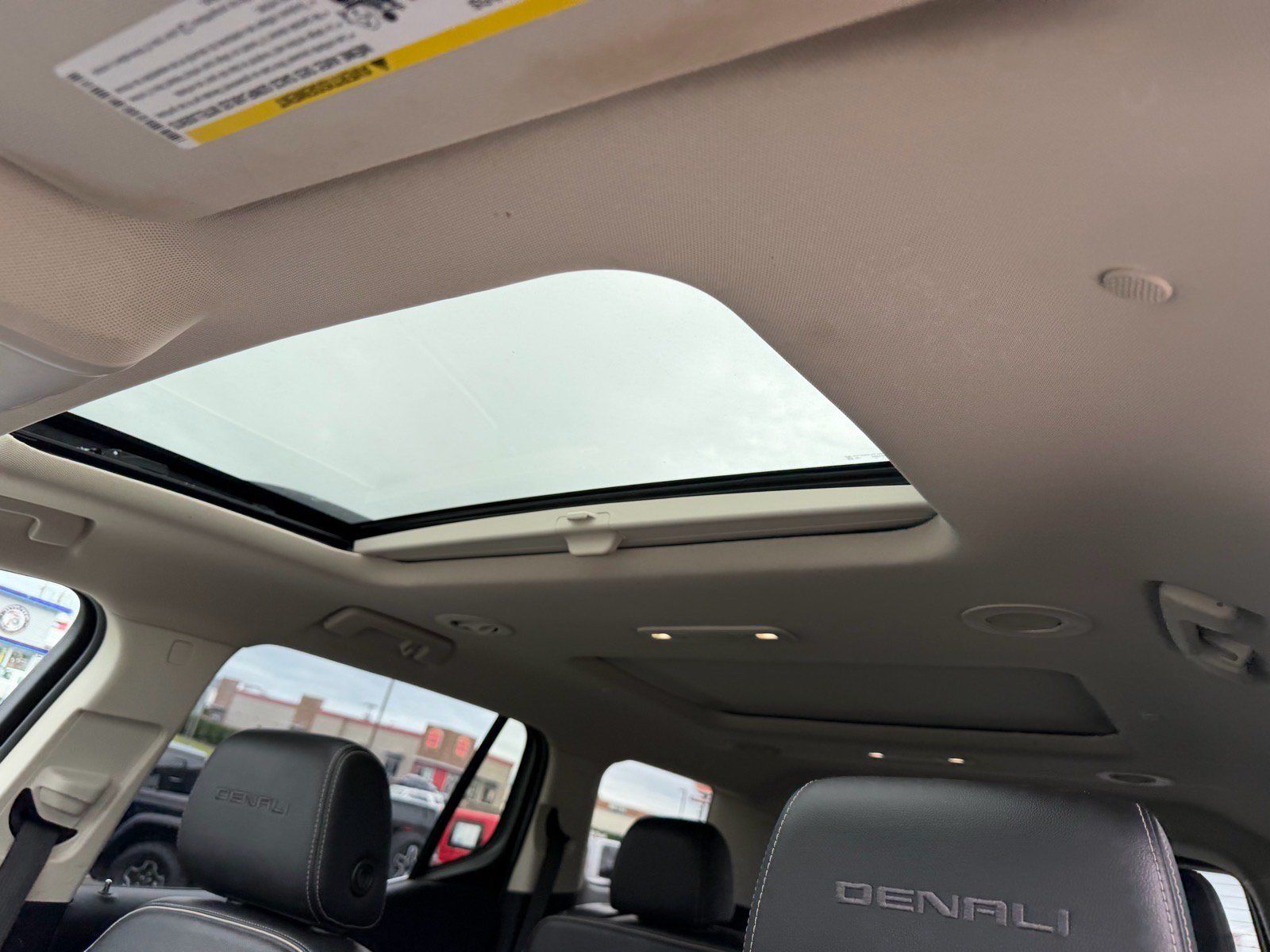 Used 2022 GMC Acadia Denali w/ Denali Ultimate Package AWD/4WD image 14