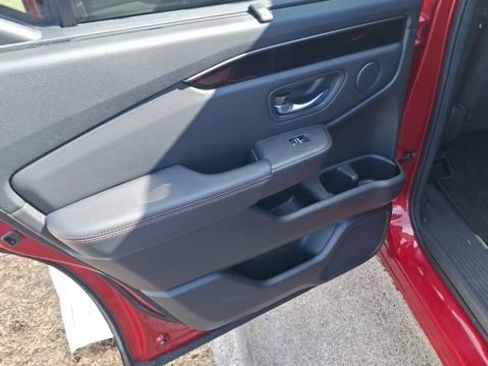 Used 2023 Honda Pilot TrailSport image 17