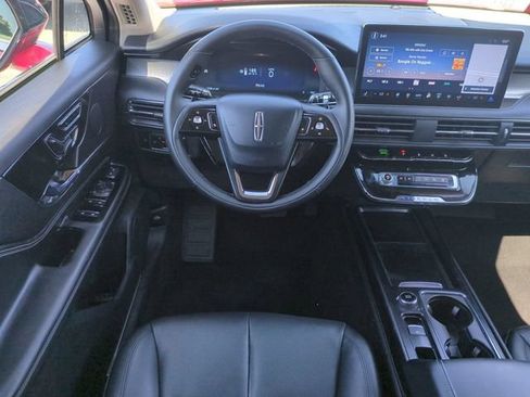 Used 2025 Lincoln Corsair AWD w/ Equipment Group 101A image 16