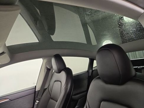 Used 2023 Tesla Model Y Performance image 32