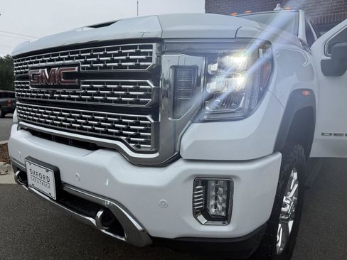 Used 2022 GMC Sierra 2500 Denali w/ Technology Package AWD/4WD image 10