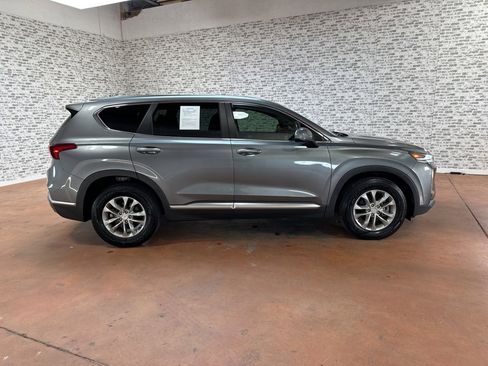 Used 2019 Hyundai Santa Fe SE image 8