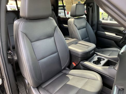 Used 2022 Chevrolet Tahoe Z71 w/ Luxury Package AWD/4WD image 48