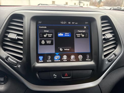 Used 2018 Jeep Cherokee Trailhawk w/ Comfort/Convenience Group image 15