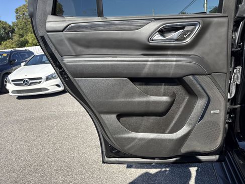 Used 2022 GMC Yukon SLT w/ SLT Premium Package image 40