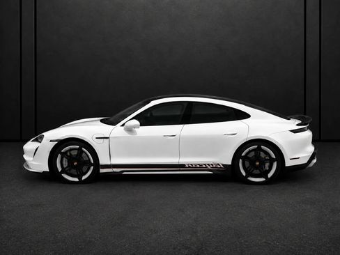 Used 2021 Porsche Taycan AWD/4WD image 6