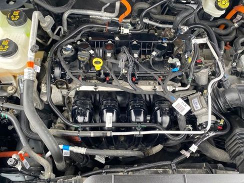 Used 2021 Ford Escape Titanium image 23