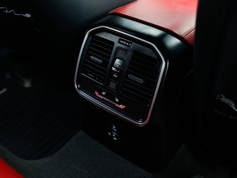 Used 2023 Porsche Macan GTS image 46