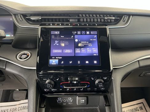 Used 2024 Jeep Grand Cherokee Altitude image 12