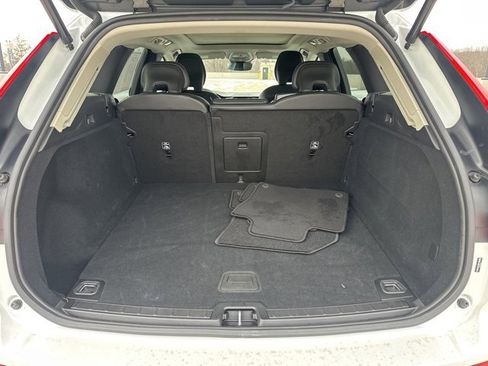 Certified 2025 Volvo XC60 B5 Core image 35