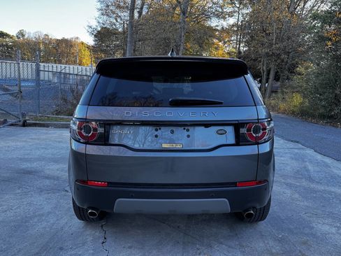 Used 2019 Land Rover Discovery Sport SE image 9
