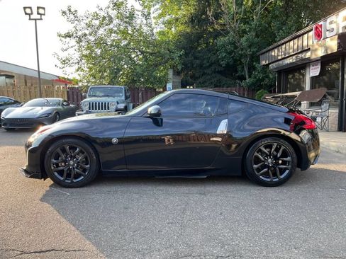 Used 2015 Nissan 370Z Touring RWD image 4