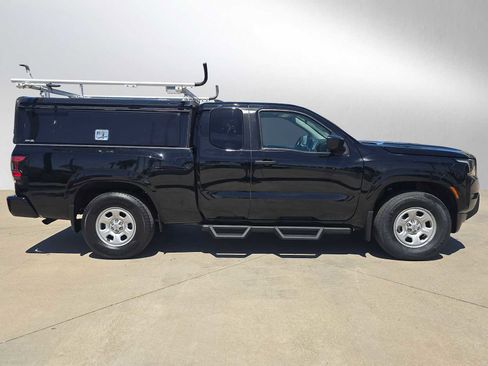 Used 2022 Nissan Frontier S w/ Technology Package RWD image 2