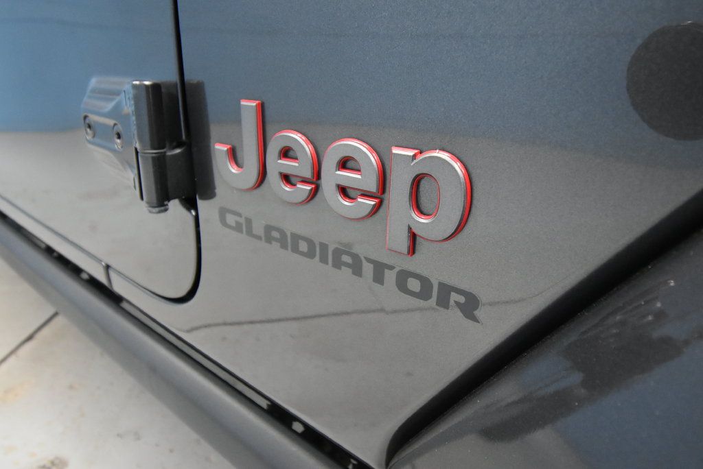 Used 2021 Jeep Gladiator Rubicon AWD/4WD image 39