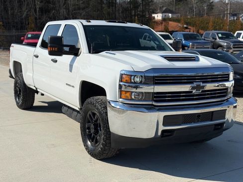 Used 2018 Chevrolet Silverado 2500 W/T w/ WT Convenience Package image 4