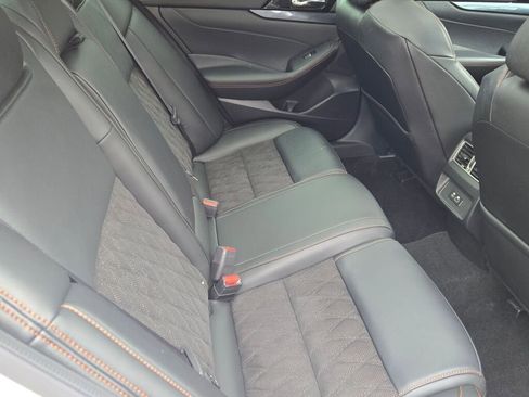 Used 2023 Nissan Maxima SR w/ Sport Mat Group FWD image 10