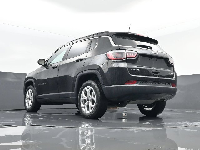 Used 2025 Jeep Compass Latitude AWD/4WD image 24