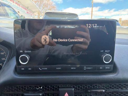 Used 2023 Honda HR-V LX image 25