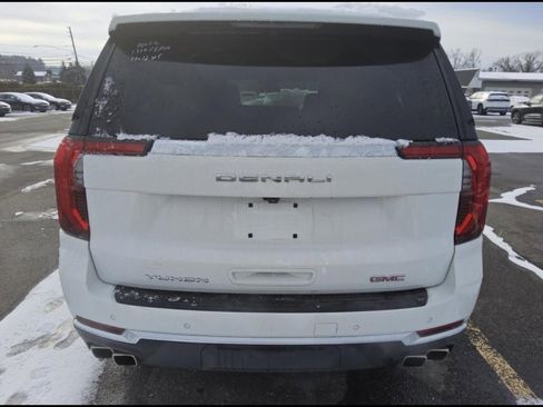 Used 2025 GMC Yukon XL Denali image 8
